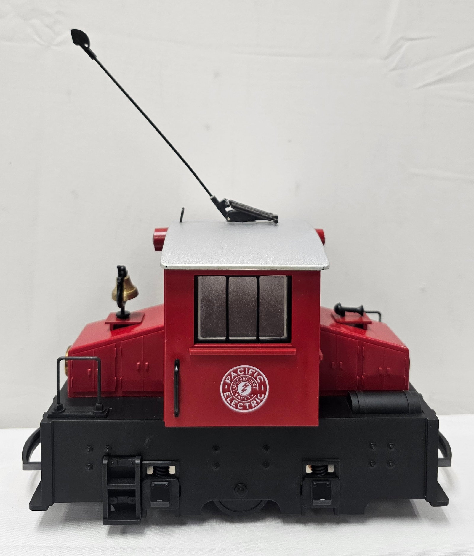 HLW G-Scale Pacific Electric Engine: Hartland Locomotive Works G-Scale Pacific Electric Engine, C-8+. Lightly run.