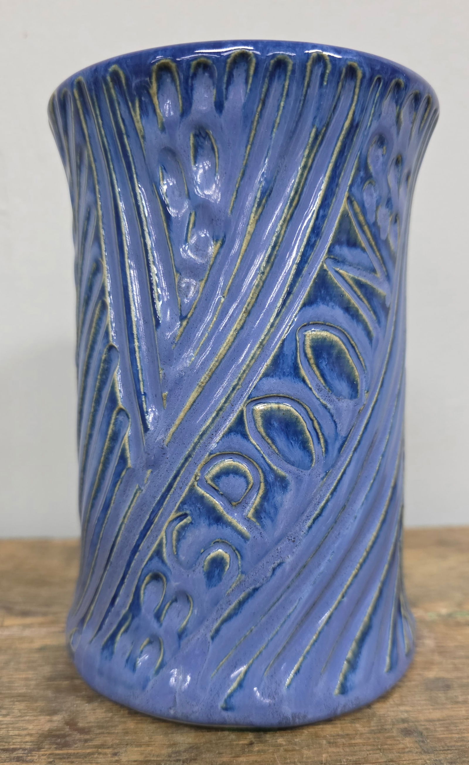 WJ Bill Gordy Decorated Blue Spoon Holder: WJ Bill Gordy Decorated Blue Spoon Holder in collector grade condition, no damage. Standing: 6" Tall