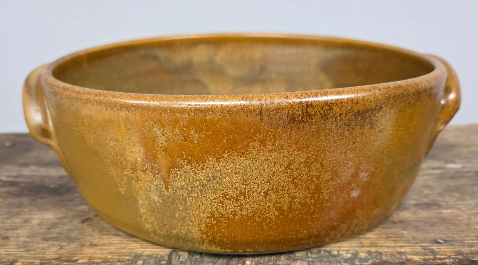 1981 WJ "Bill" Gordy Baking Dish Mountain Gold: 1981 WJ "Bill" Gordy Baking Dish Mountain Gold in collector grade condition, with no damage. Standing: 3 3/8" Tall x 11" Wide