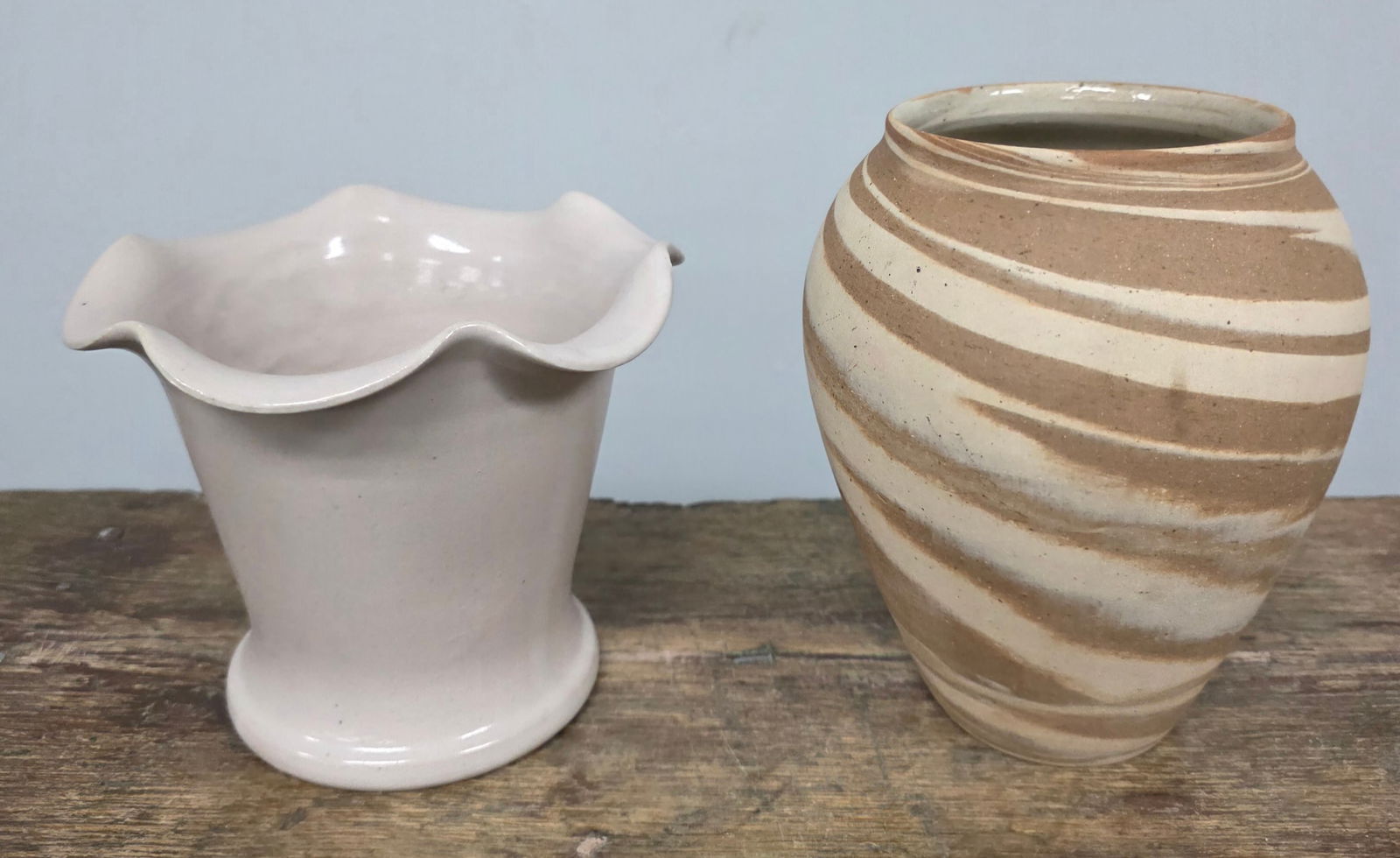 Signed WJ "Bill" Gordy Vase Lot: Signed WJ "Bill" Gordy Vase Lot of two, both are in collector grade condtition, no damage. Swirl Vase: 6 3/8" Tall Ruffled Pink Candle Holder: 5" Tall.