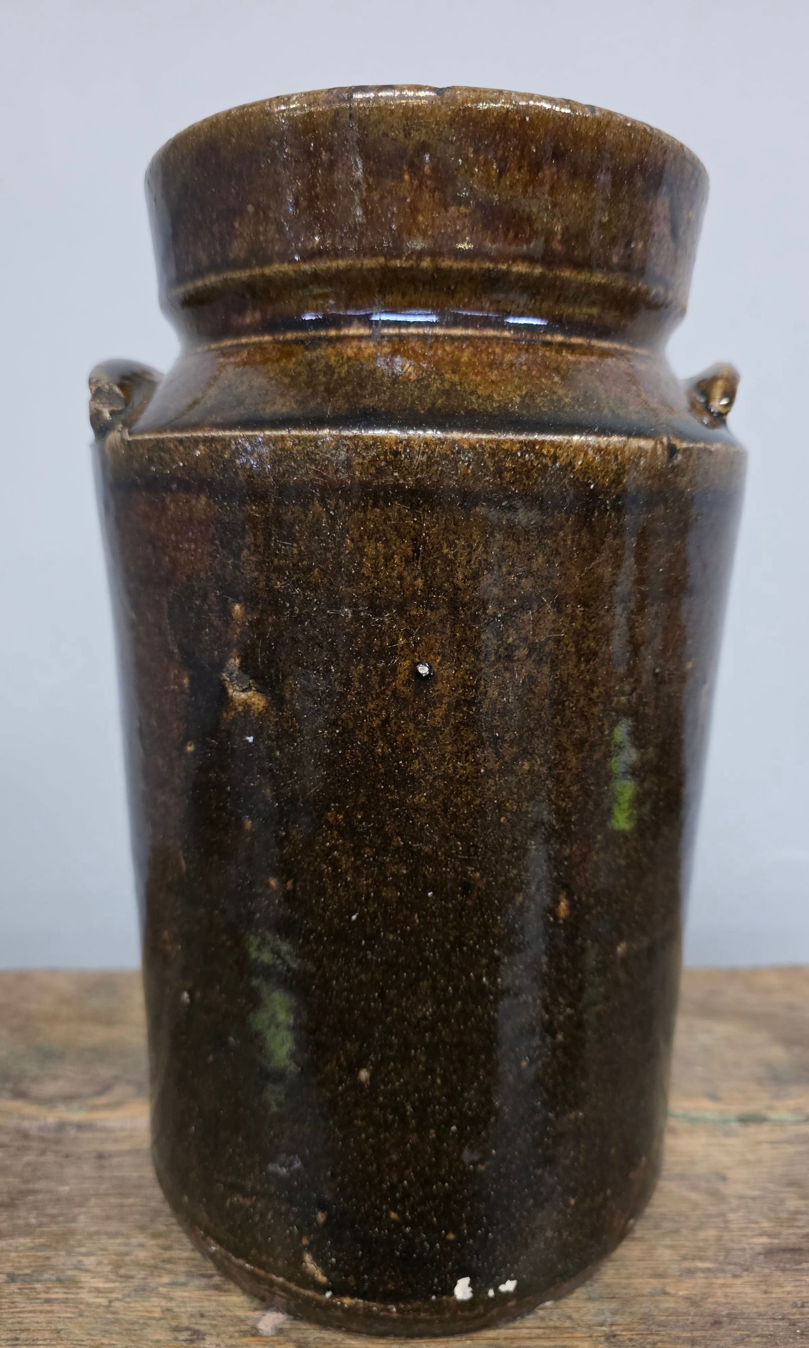 Fine Lanier County Alkaline Glazed Churn 1 Gallon: Fine Lanier County, Georgia Alkaline Glazed Churn One Gallon. Minor rim nicks from age and use with a nice alkaline glaze. Condition has 2 1/2 water tight and rings true stress line from rim. No