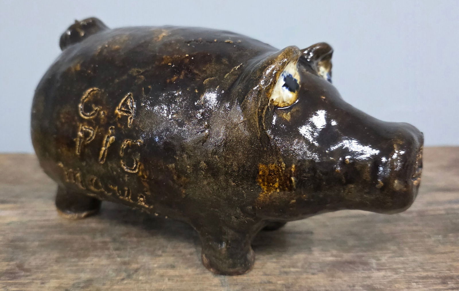 Marie Rogers Folk Pottery Georgia Pig: Signed Marie Rogers Folk Pottery Georgia Pig, collector grade condition, no damage or repairs. Standing: 3 3/4" Tall