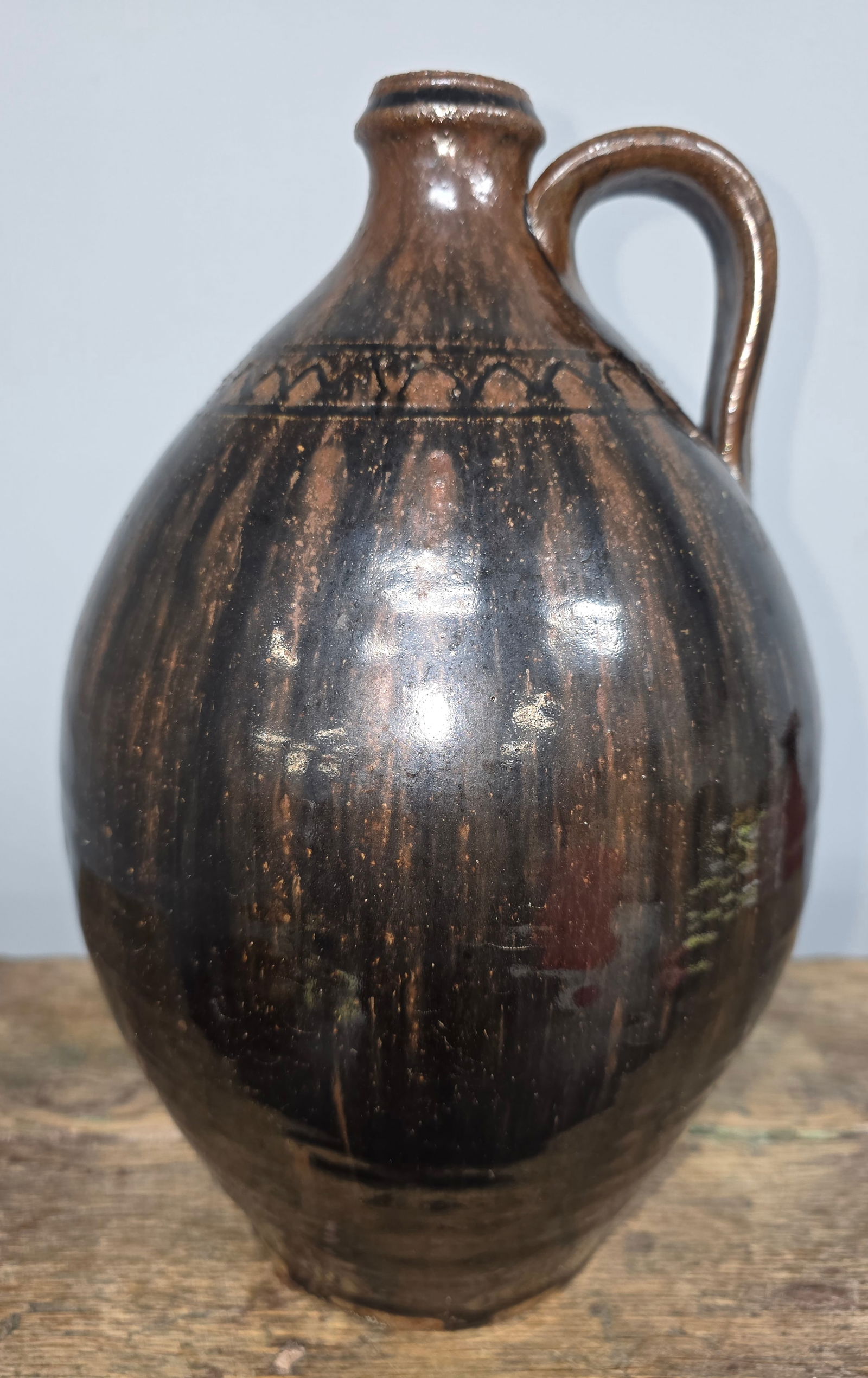 Fine 2014 Clint Alderman 1 Gallon Jug: Fine 2014 Clint Alderman One Gallon Jug in Issac Craven potters Iron Sand glaze recipie. No damage or repairs. Standing: 11 1/4" Tall