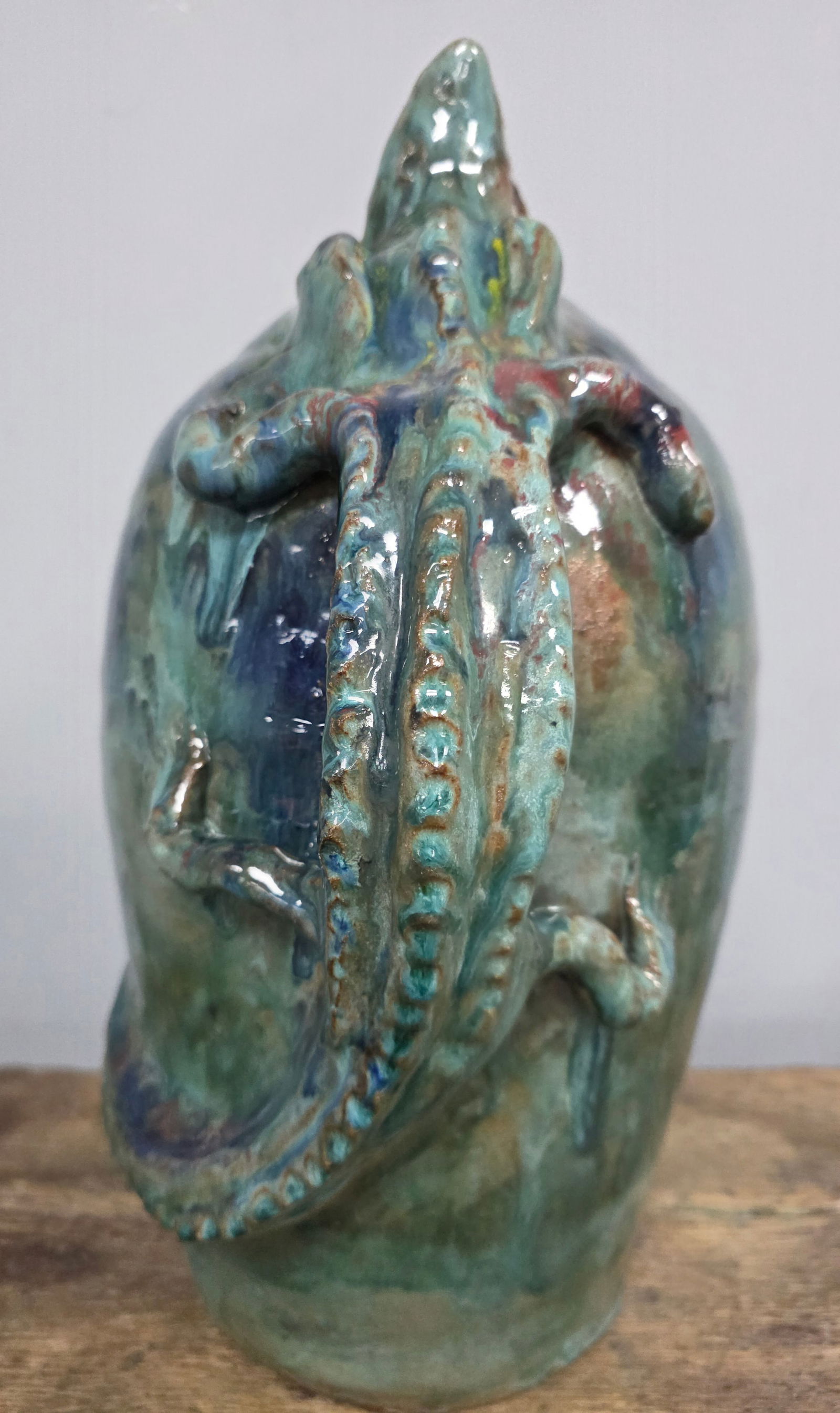 Fine Billy Joe Craven Folk Pottery Alligator Jug: Fine Billy Joe Craven Folk Pottery Alligator Folk Pottery Jug that has outstanding eye appeal and folky details, collector grade condition, no damage. Standing: 15" Tall