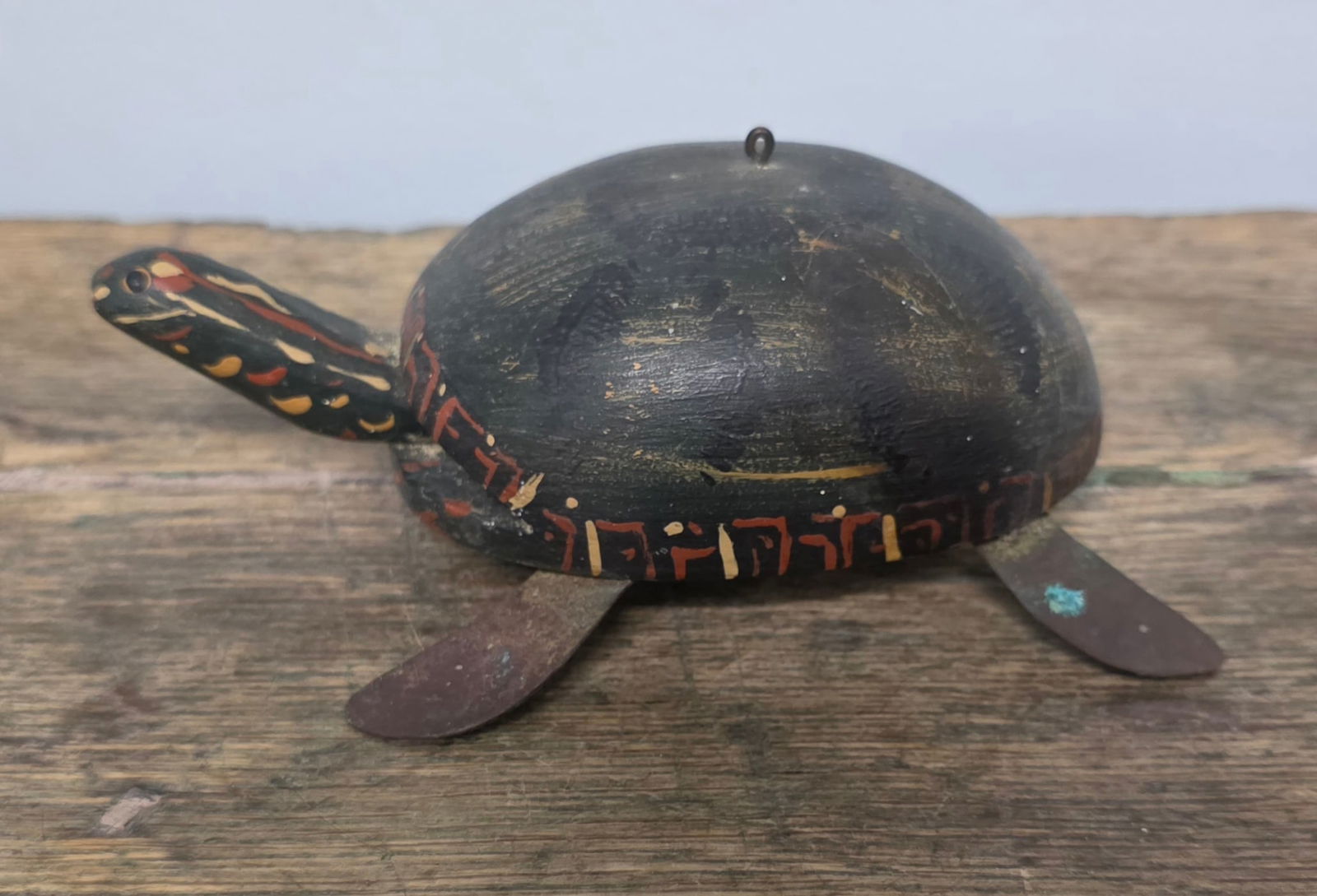 Outstanding Folk Art Painted Wood Box Turtle: Outstanding Vintage Folk Art Painted Wood Box Turtle with great details and just killer eye appeal. Collector grade example and condition that has great character. Has a clover mark on the base.