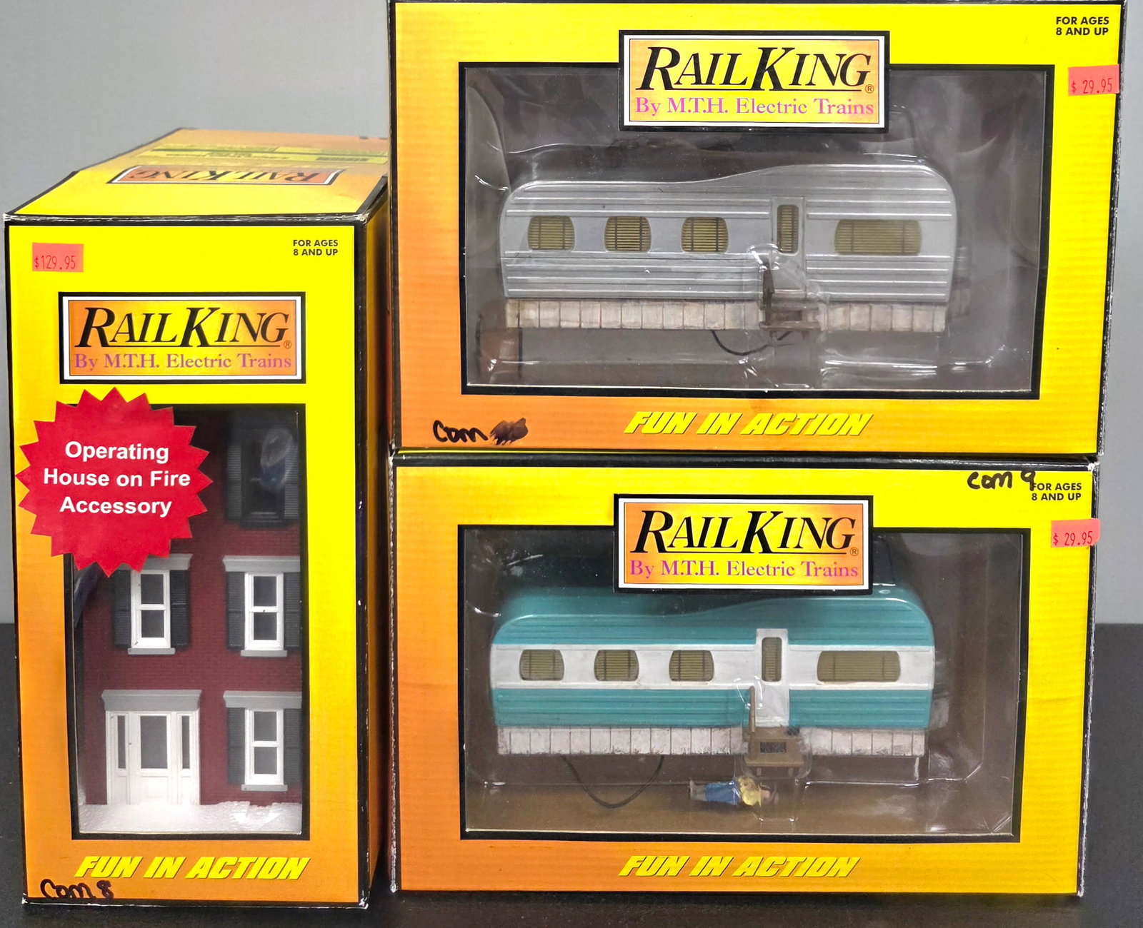 MTH/RailKing Train Building Accessory Lot of 3 (1 of 2)