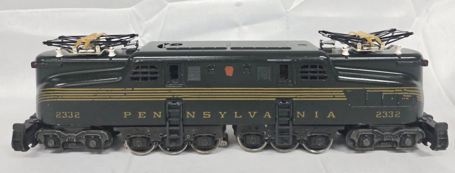 Lionel Postwar 2332 Pennsylvania GG1 Locomotive (1 of 6)