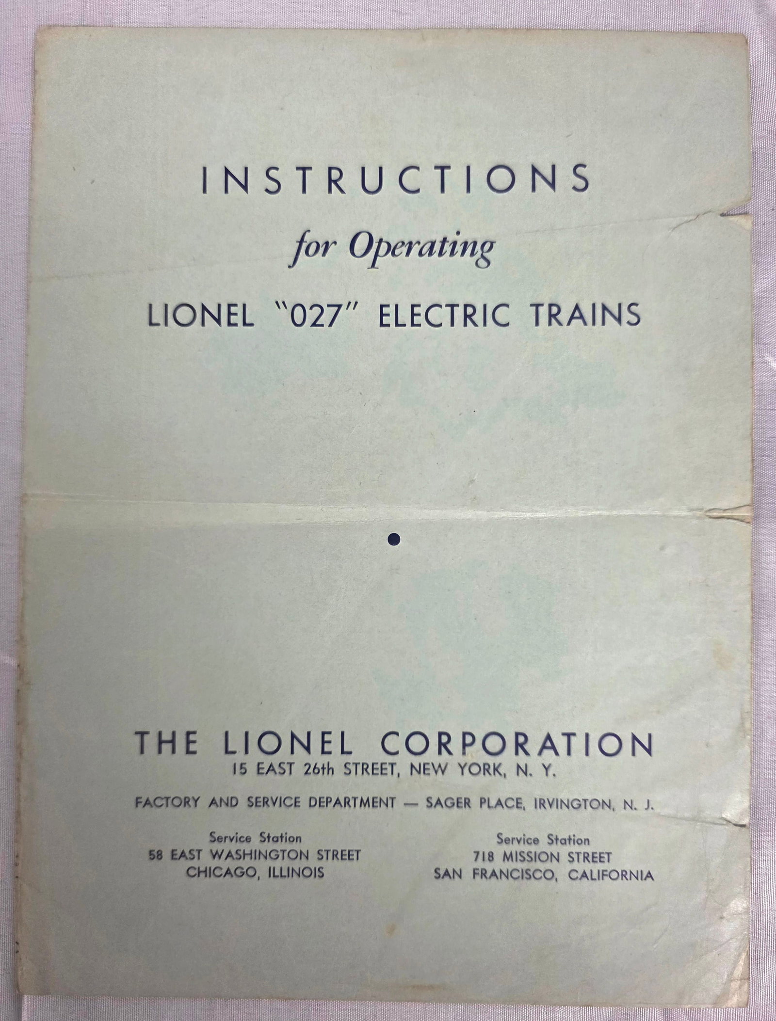 Lionel Postwar (O 27 Train) Instruction Manual: Lionel Postwar (O 27 Train) Instruction Manual. In good+ condition with one small tear in the bottom right fold. See picture. Note: this manual is from a different consigner from the train itself,