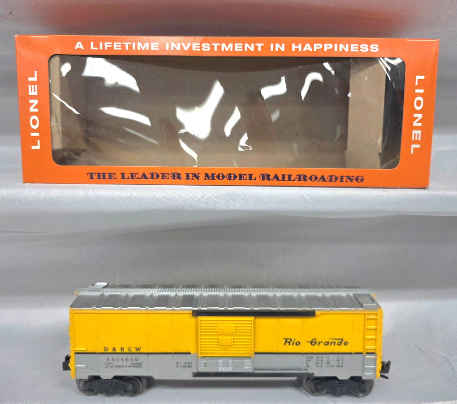 Lionel Postwar D&RGW 6464-650 Boxcar (1 of 6)