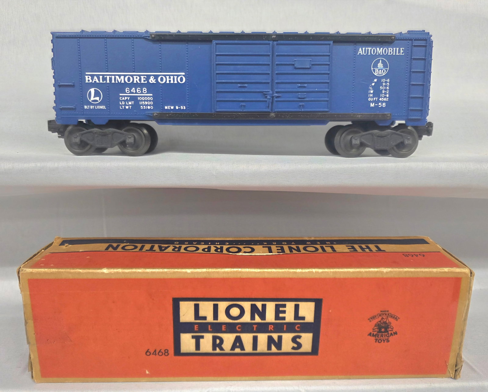 Lionel Postwar 6468 Baltimore & Ohio Boxcar (1 of 6)