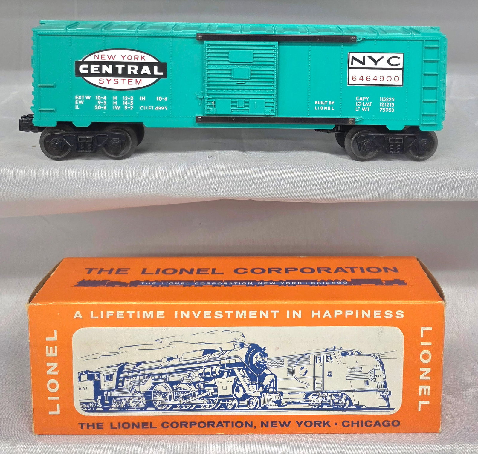 Lionel Postwar 6464-900 New York Central Boxcar (1 of 6)