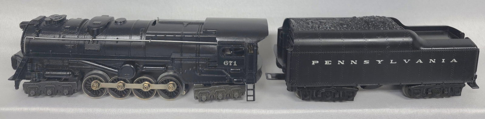 Lionel Postwar 671 Engine and Tender (1 of 10)