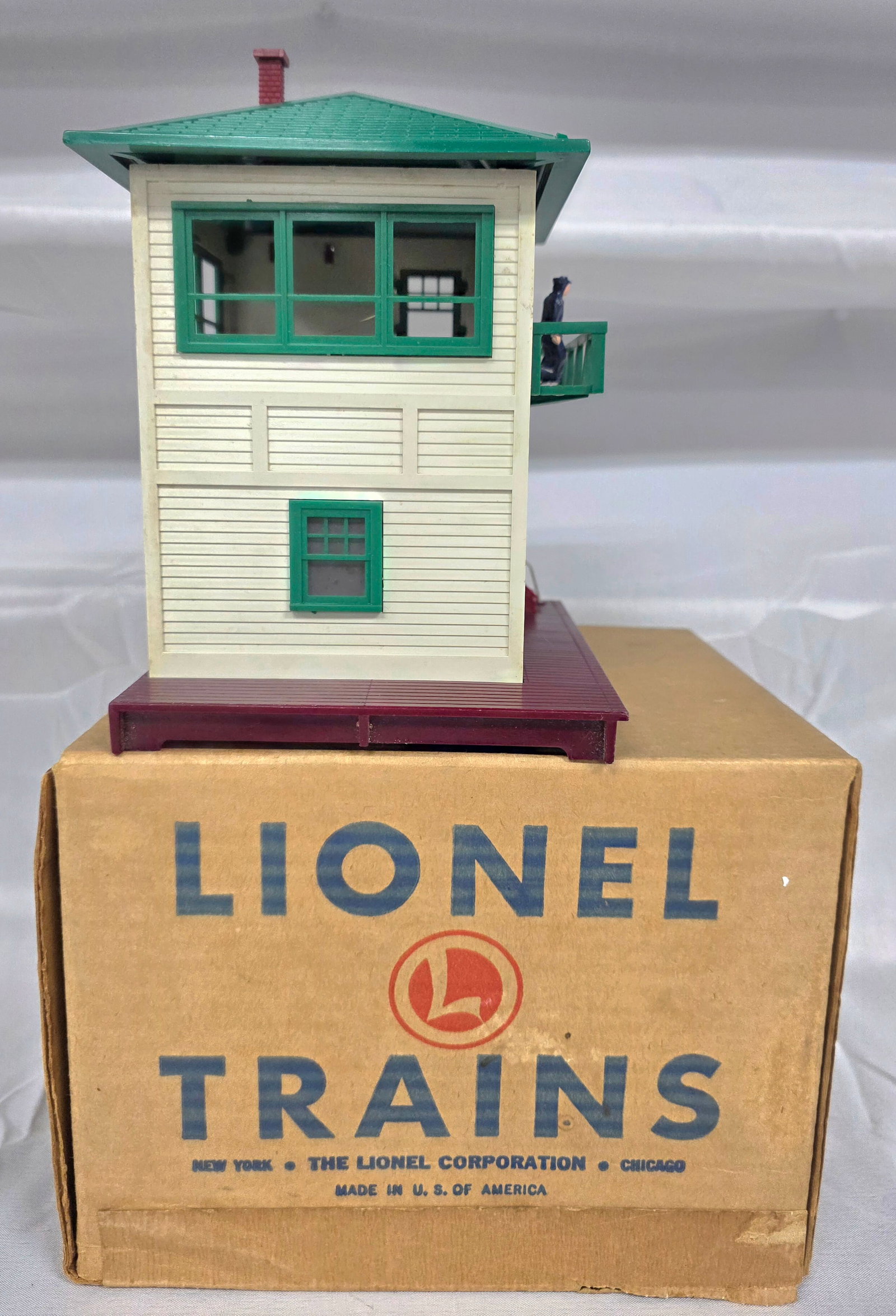 Lionel Postwar 445 Operating Switch Tower - 3