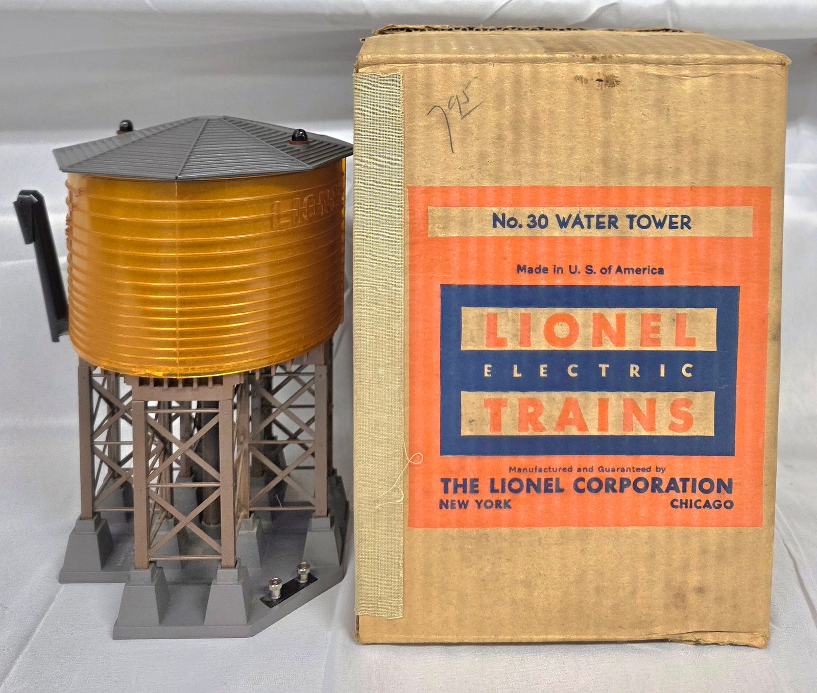 Lionel Postwar #30 Water Tower: Lionel Postwar #30 Water Tower in C-9 condition in the original box. The box is in good + condition with the original insert.