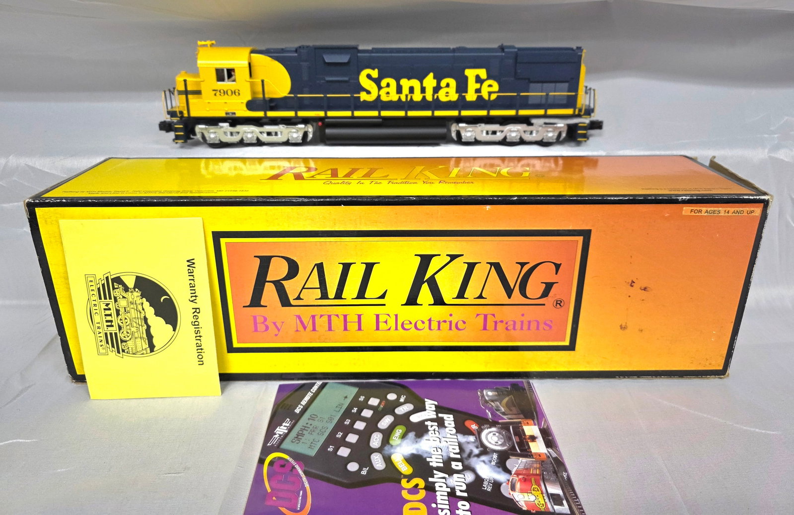 MTH/Rail-King Santa Fe 7906 Diesel Engine (1 of 6)