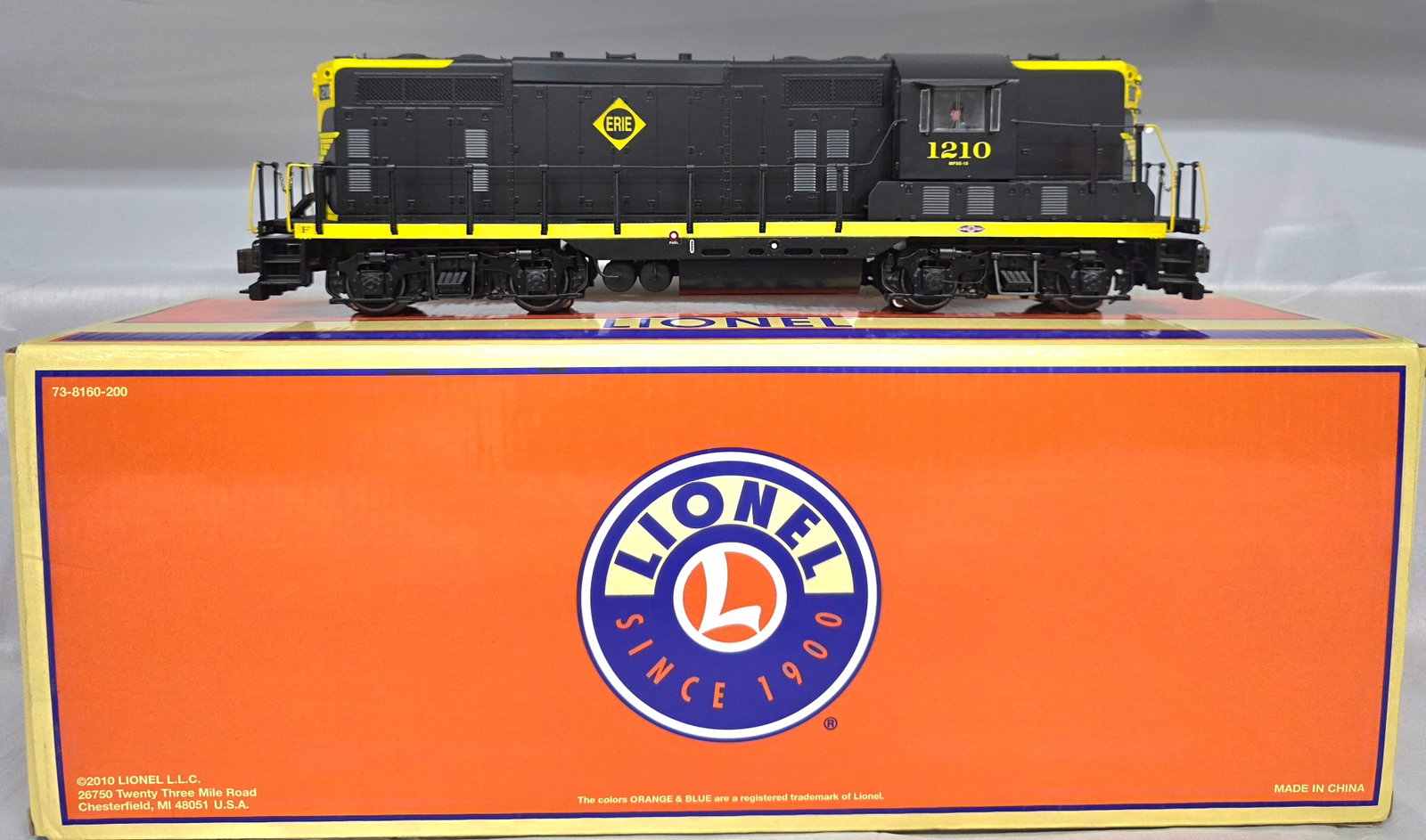 Lionel Erie GP-7 Diesel Locomotive (1 of 10)