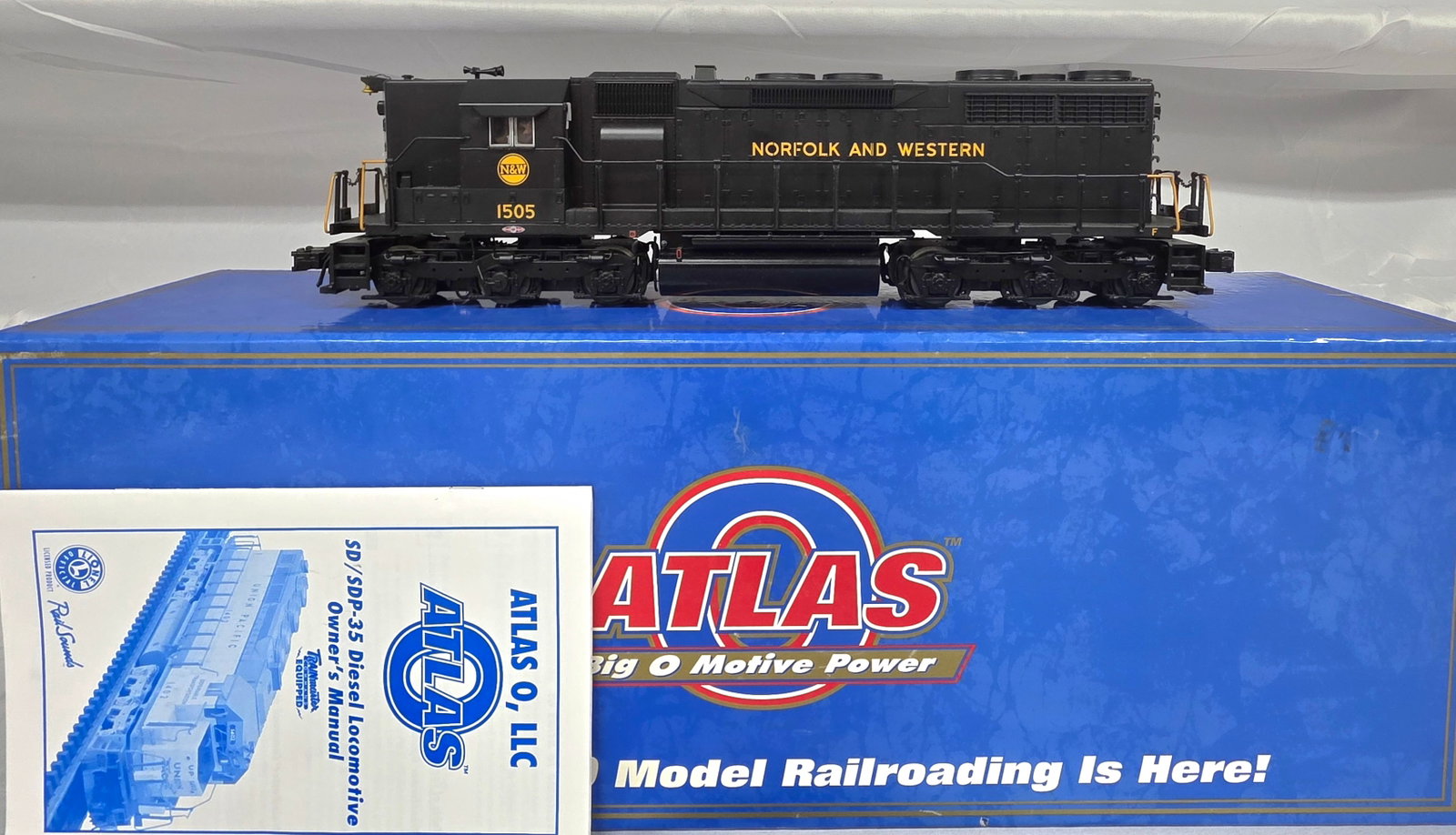 Atlas 6809-1 N & W SD-35 #1505 Diesel Locomotive (1 of 7)