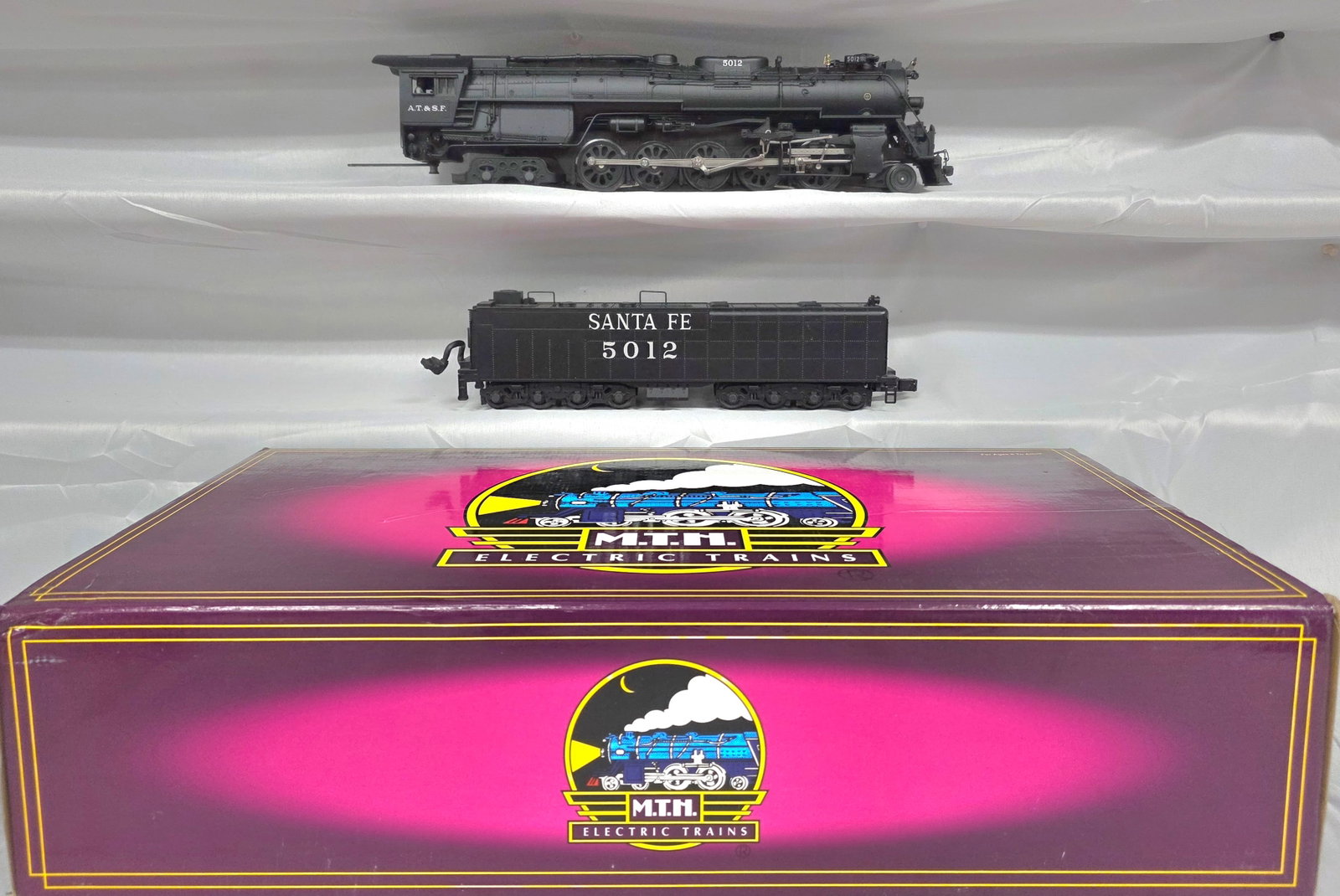 MTH 20-3056-1 Santa Fe Texas Steam Engine (1 of 9)