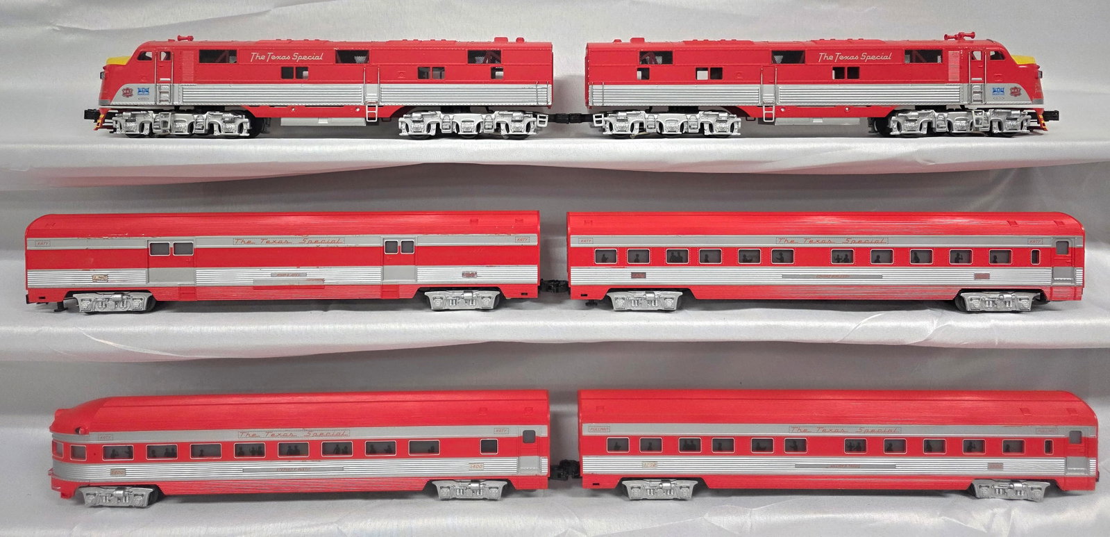 Wiiliams Texas Special 2-A Units with 4 Cars: Williams Texas Special 2-A Units with 4 cars-#1000 Ason B. Jones (Katy), #1200 Edward Burleson (Katy), #1502 William B. Travis (Pullman), #1400 Stephen F. Austin (Katy)-with #101-A #101-C powered and 