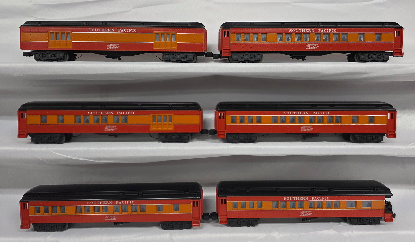 Southern Pacific Daylight Passenger Car Set of 6 (1 of 6)