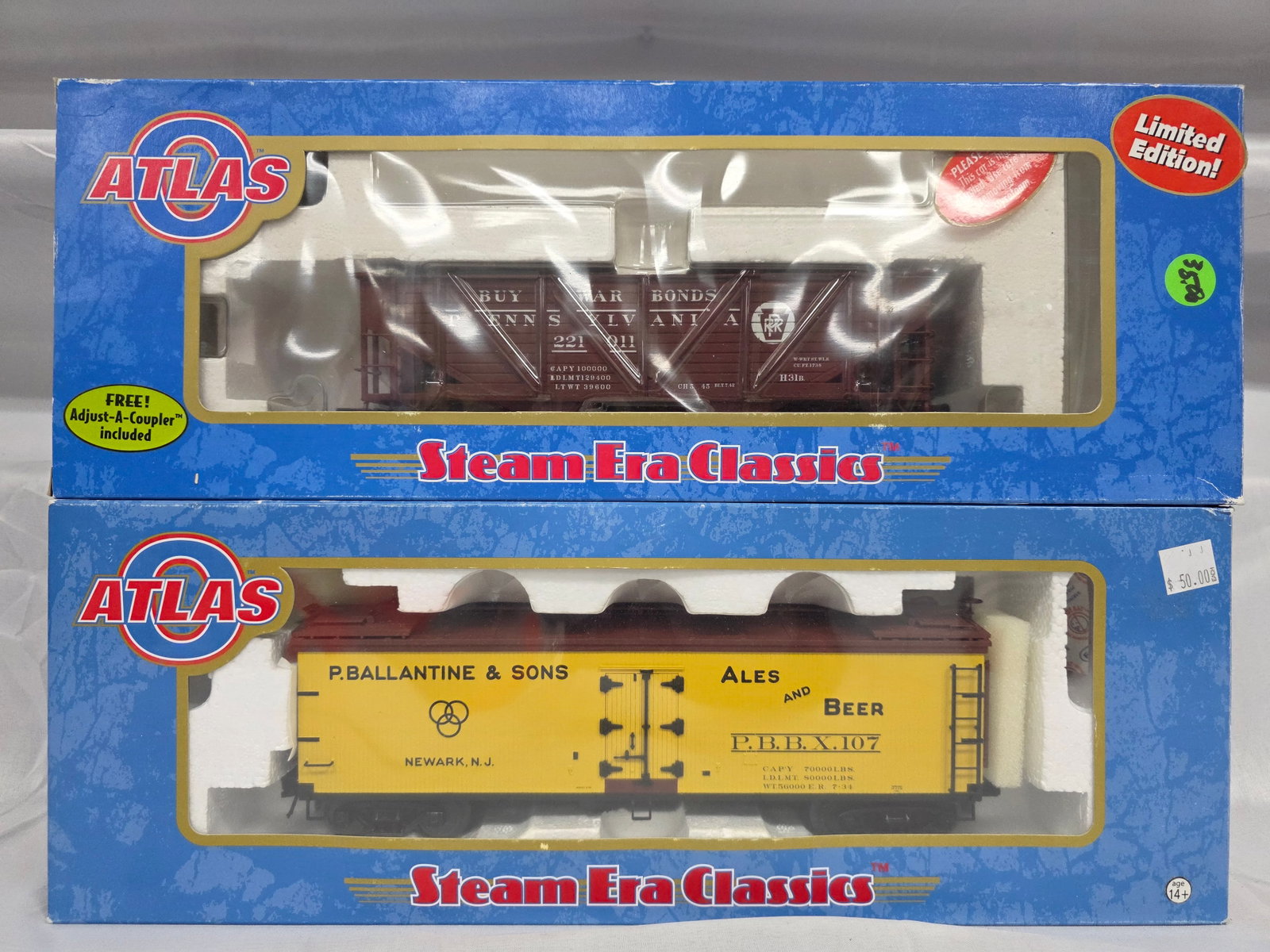 Atlas Wood Reefer and Hopper Car Lot of 2 (1 of 2)
