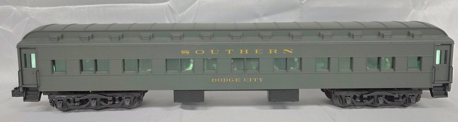Lionel Southern "Dodge City" Heavyweight Passenge: Lionel Southern "Dodge City" Heavyweight Passenger Car. In C-8/9 condition. Never been run, static display only.