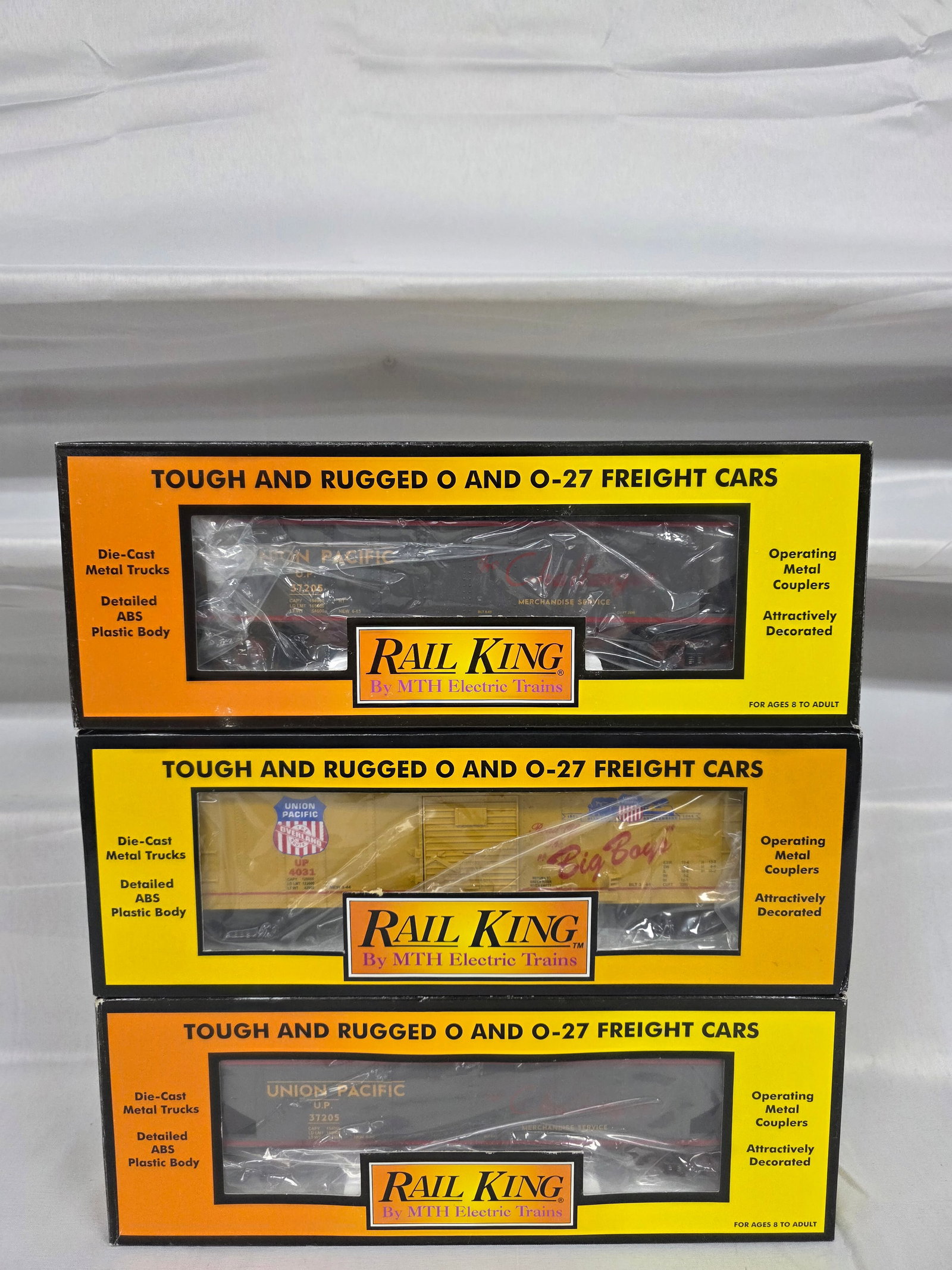 3- Rail King UP Hopper and Semi Scale Box Car lot (1 of 5)