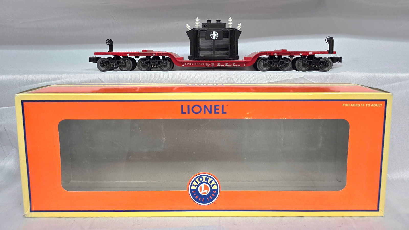 Lionel ATSF 16 Wheel Flat Car W/ Transformer (NIB): Lionel 6-29656, ATSF 16 Wheel Flat Car W/ Transformer (NIB) C-10.