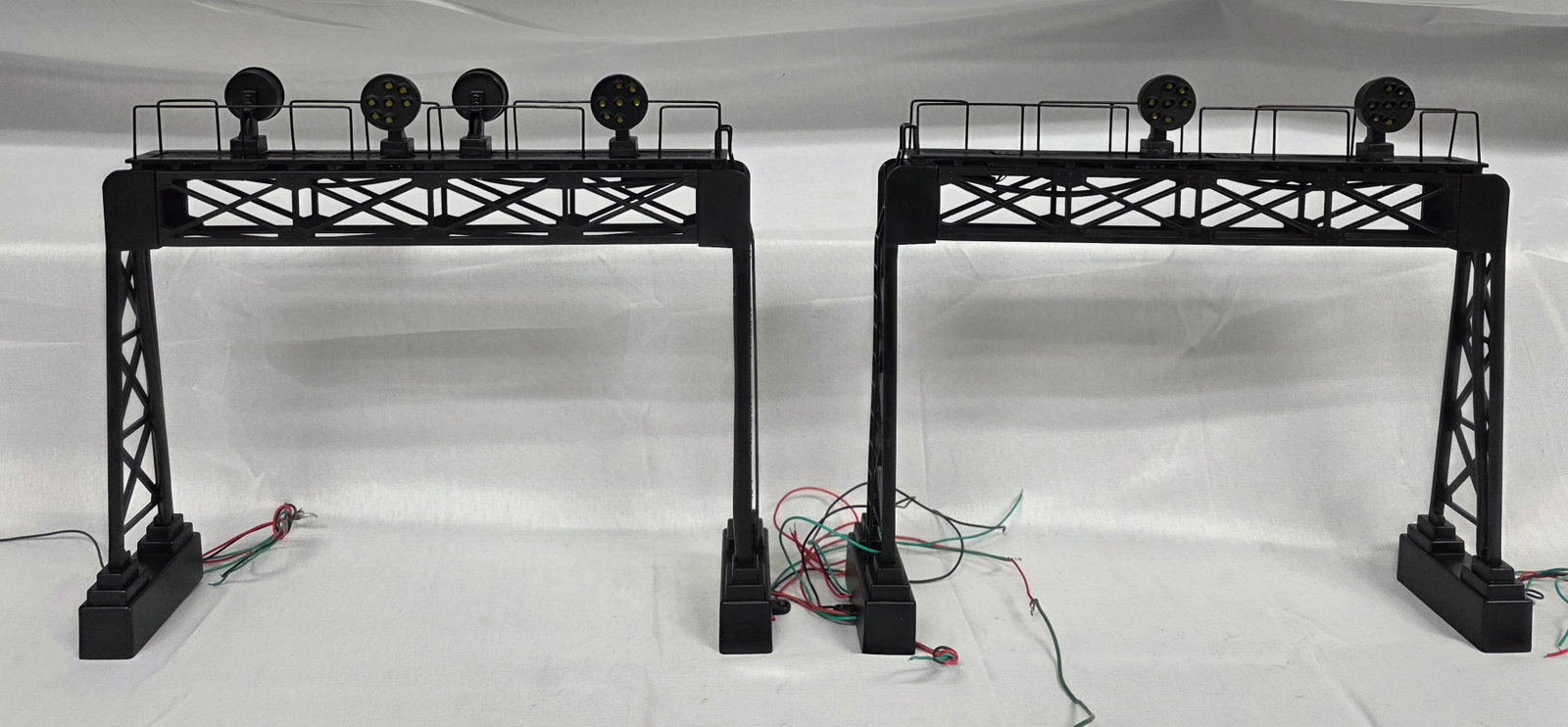 Die Cast Signal Bridge Lot of 2 (1 of 2)