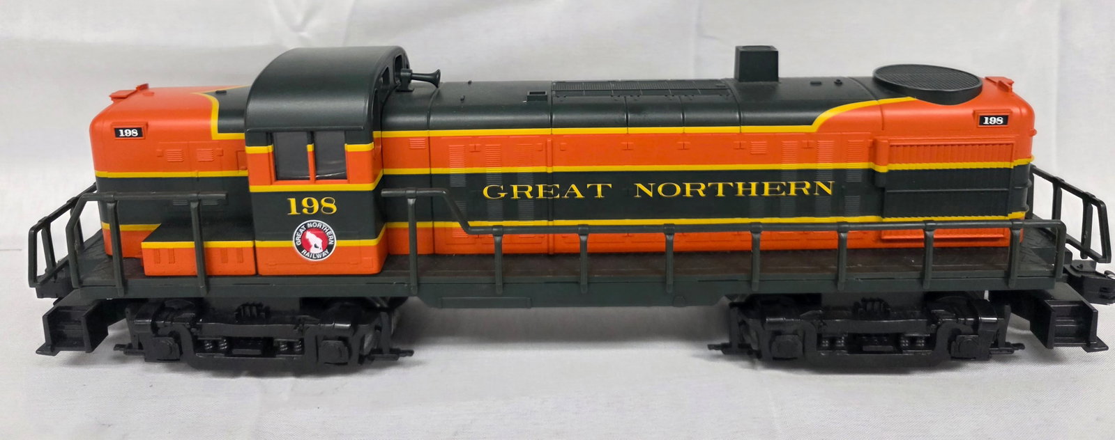 Lionel Great Northern Engine (Non Powered) Dummy Unit (1 of 6)