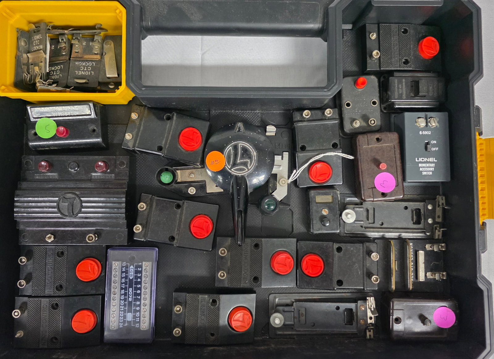Lionel Postwar Parts Lot - Misc, Parts Only (1 of 1)