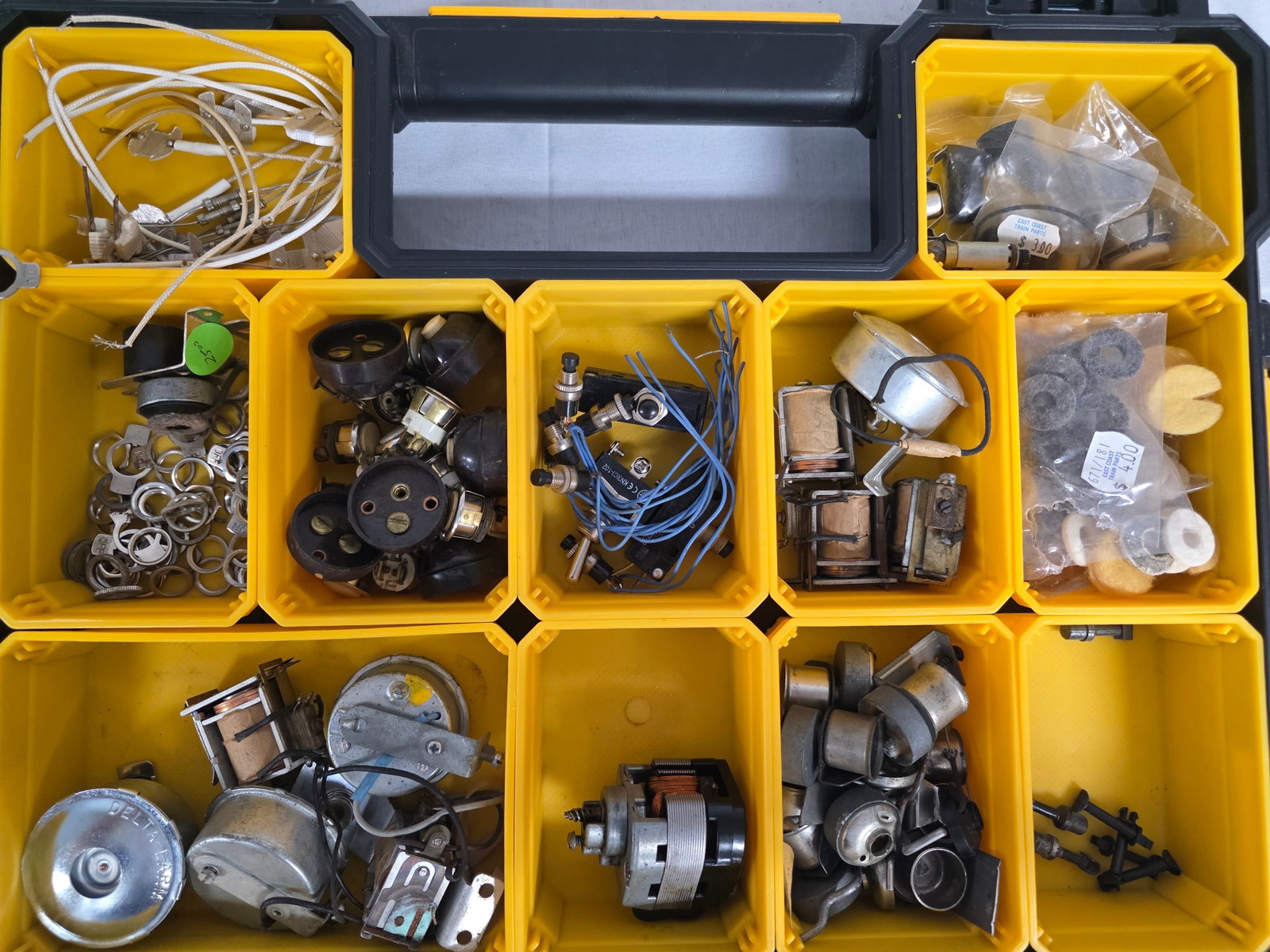 Lionel Postwar Train Parts Lot (1 of 1)