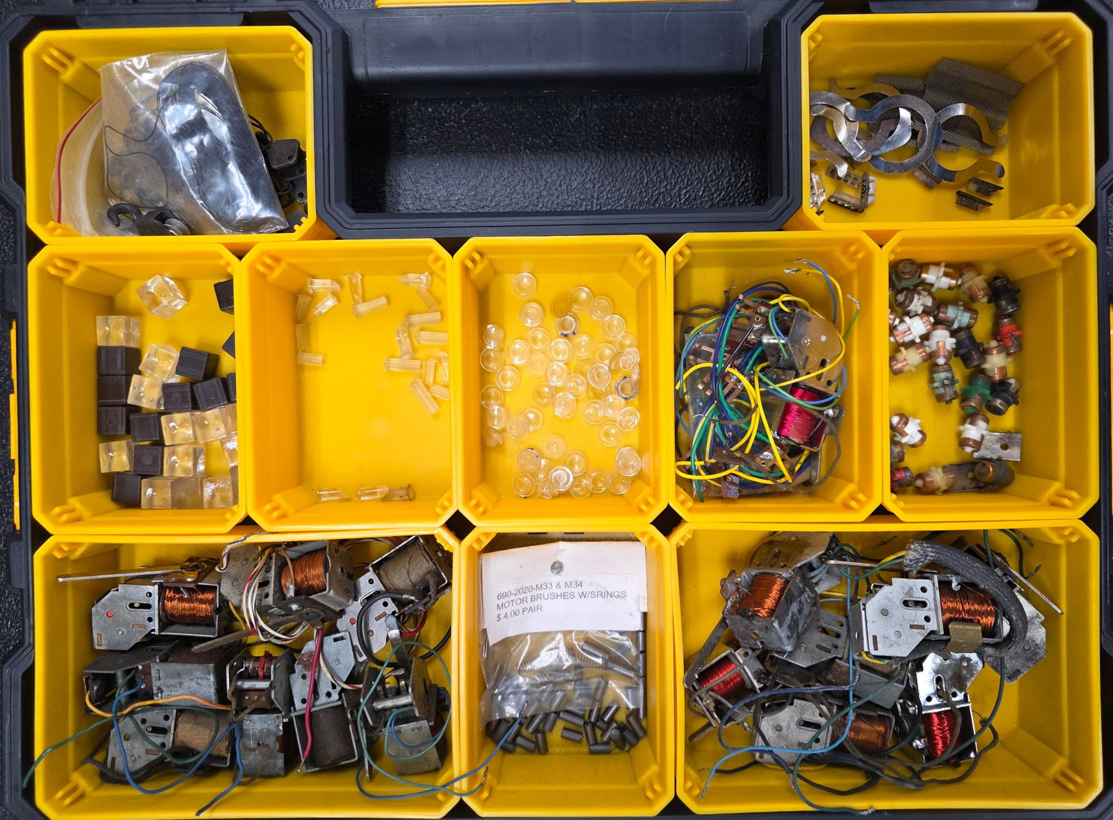 Lionel Postwar Train Parts - E units Tumblers, F3 Parts, Motors Lot. (1 of 4)