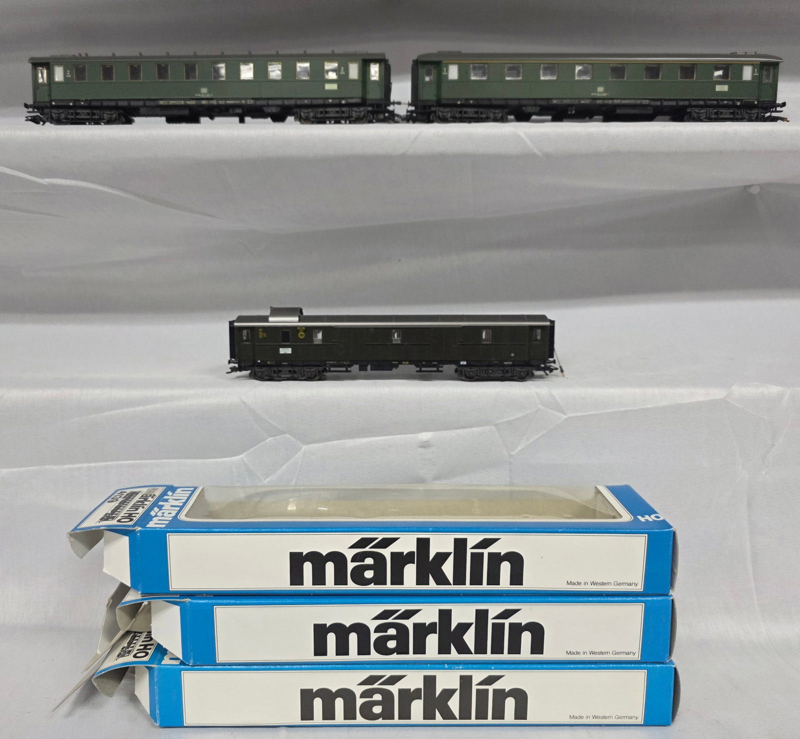 Marklin Passenger Car Lot of 3 (1 of 4)