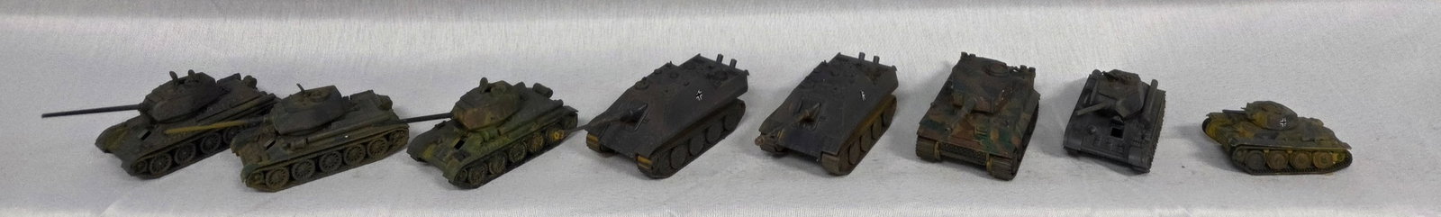 HO Train Layout Tank Lot of 7 (1 of 5)