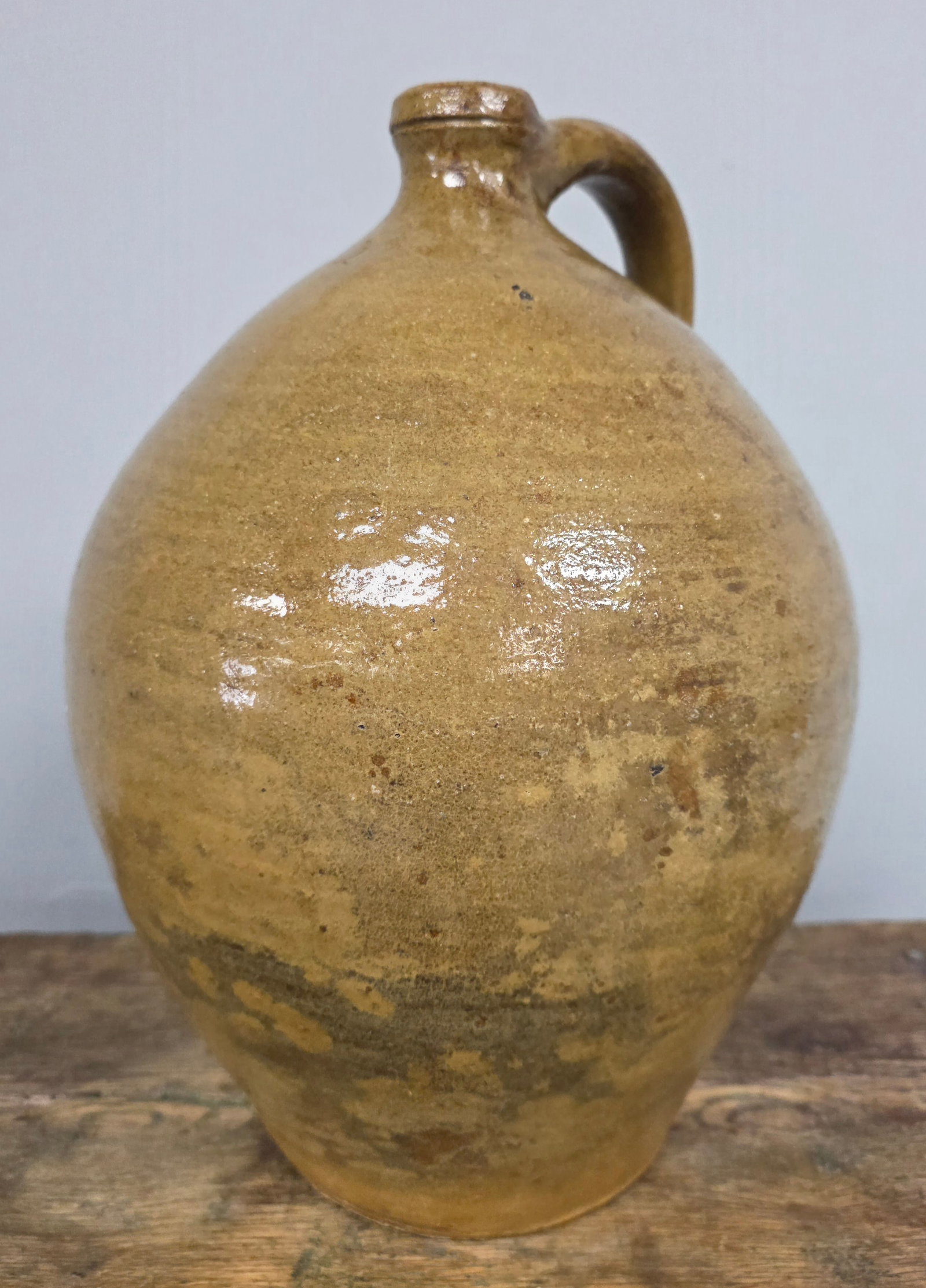 Scarce & Early Daniel Cribbs of Tuscaloosa, Alabama 2 Gallon Jug: Scarce & very early 1830s ash glazed Daniel Cribbs (1800-1891) of Tuscaloosa, Alabama two gallon jug. Fantastic example of early 1830s. Cribs Tuscaloosa AL jug with a wonderful lively ash glaze early 