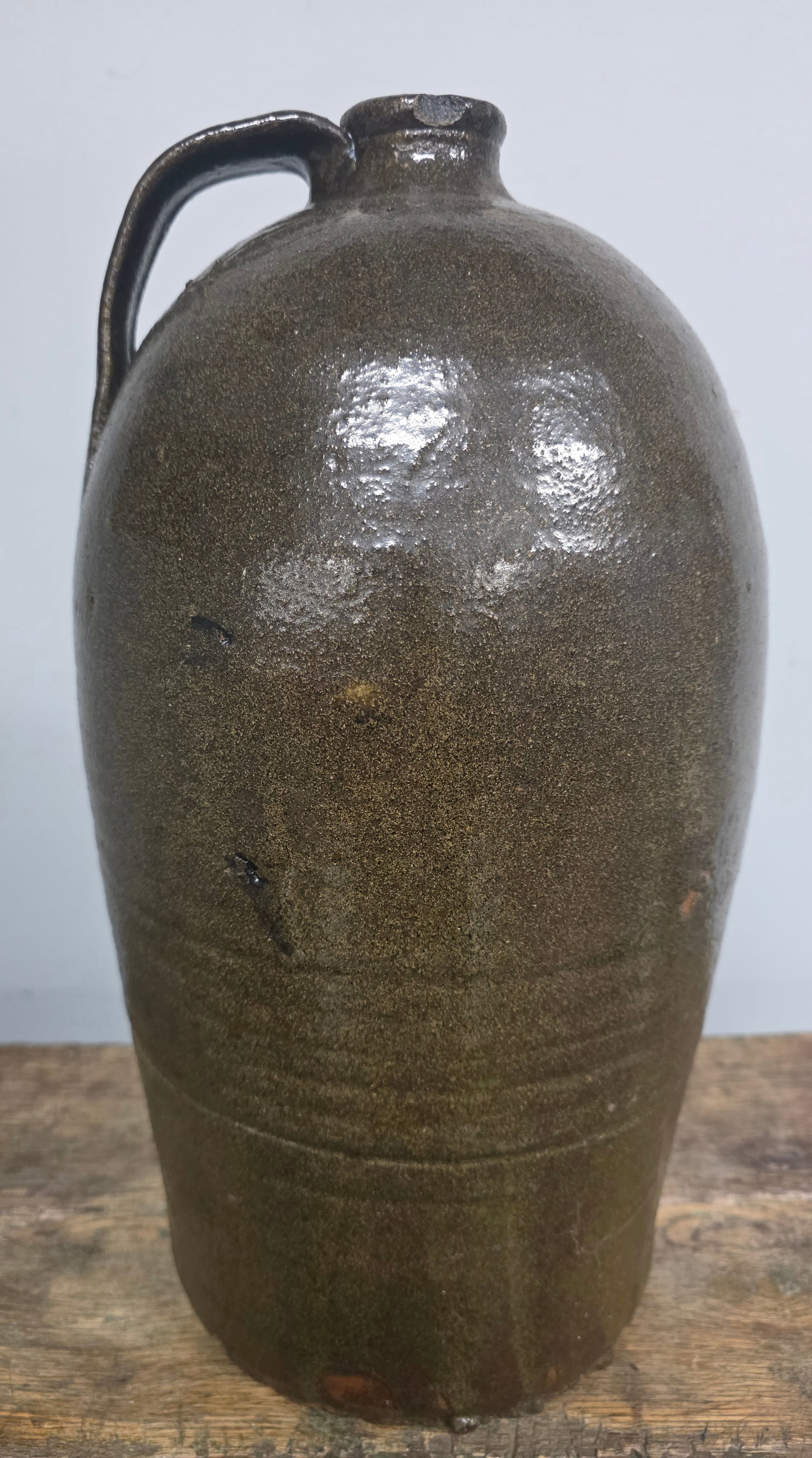 Fine White Co. Issac Craven 2gal Jug: Fine White County, Georgia Issac Craven Two Gallon Jug with a lime alkaline glaze and has great from with strong eye appeal. This example is in collector grade condition and is highly sought after by 