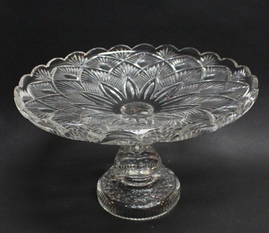 Waterford Centerpiece: Des Studio Ormoude centerpiece bowl signed by Master Cutter "Tom Power" , # 42/100. Waterford stamp mark. 15" diameter x 9 1/4" high. Original box is taped. No damage.