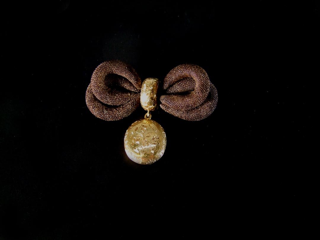 Victorian Mourning Pin (1 of 3)