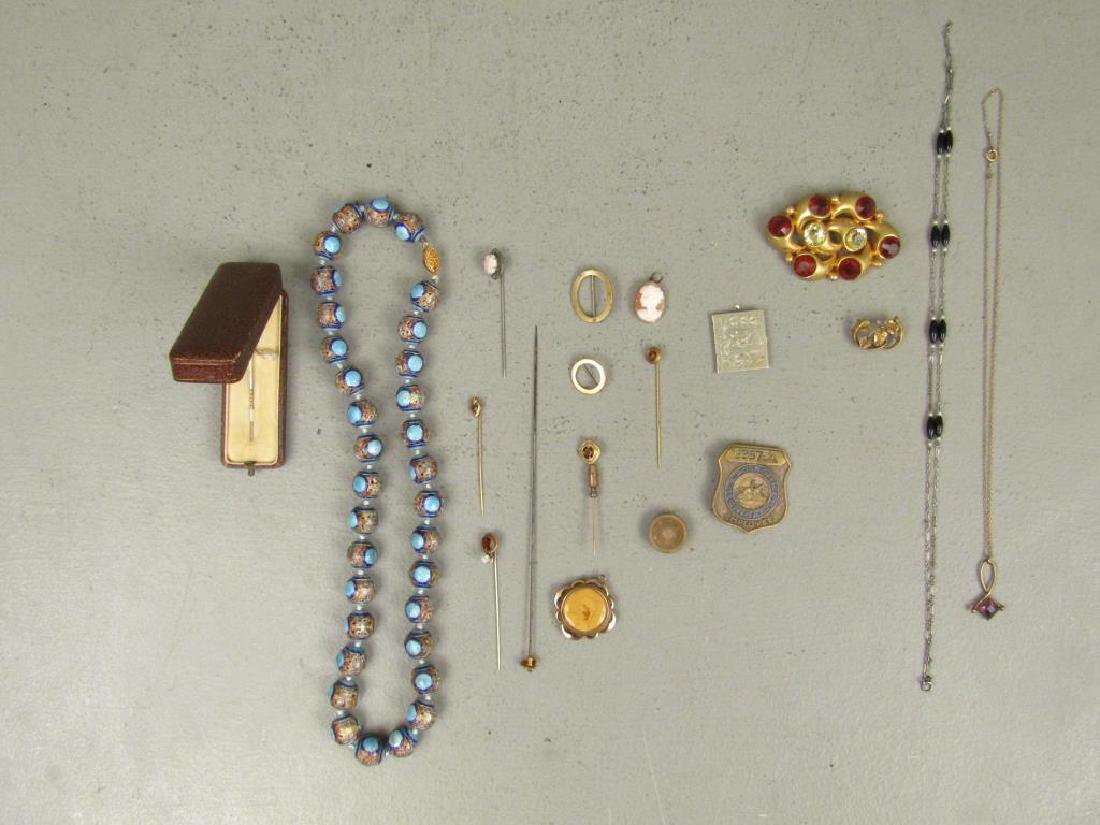 Assorted Vintage Costume Jewelry (1 of 7)