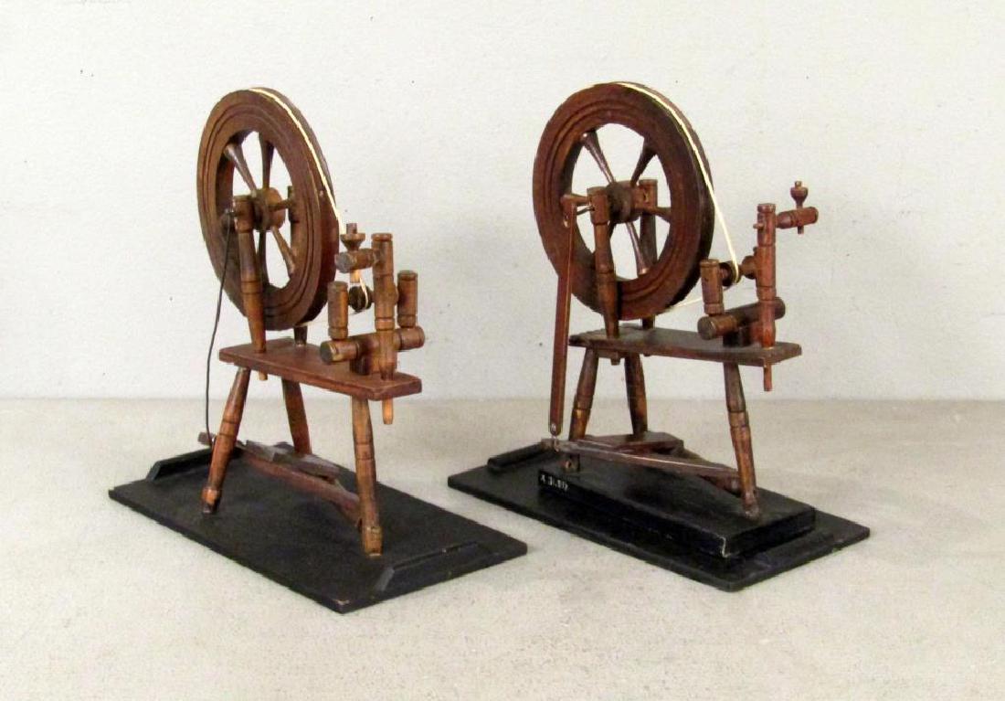 2 American Spinning Wheel Models (1 of 4)