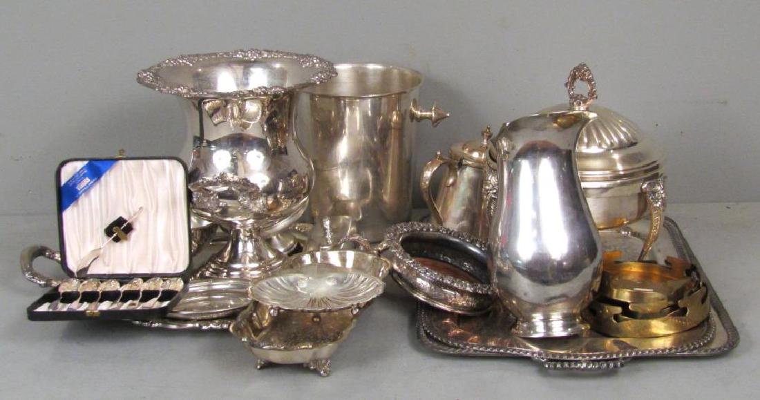 Assorted Silverplated Articles (1 of 5)