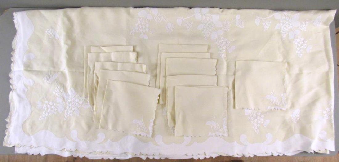 Table Linen Set (1 of 4)