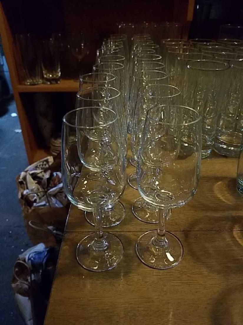 20 small cordial glasses: wines