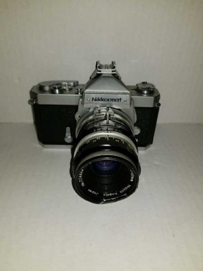 Nikon Nikkormat 35mm Camera: camera