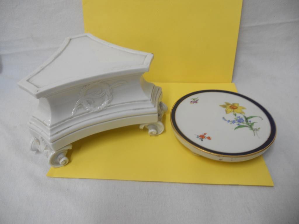Meissen Trivel and KPM Footed Stand: .