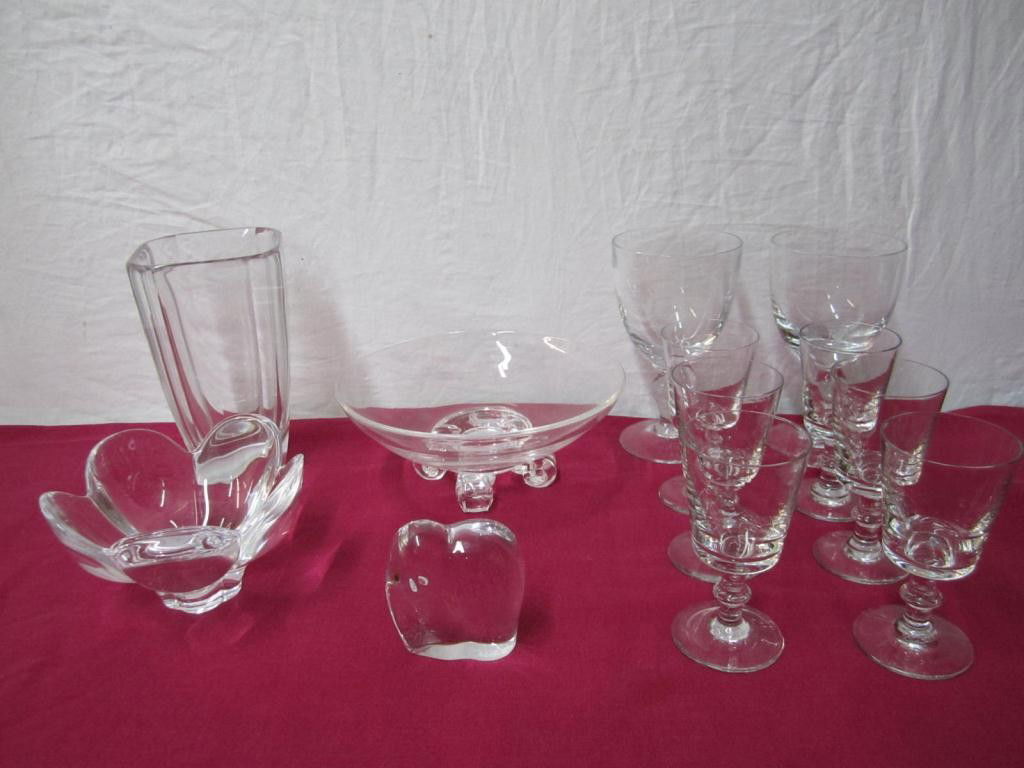 12 Pieces Crystal Articles - Steuben Etc.: Baccarat Elephant, Orrefors Vase, 6 Baccarat stems, etc.