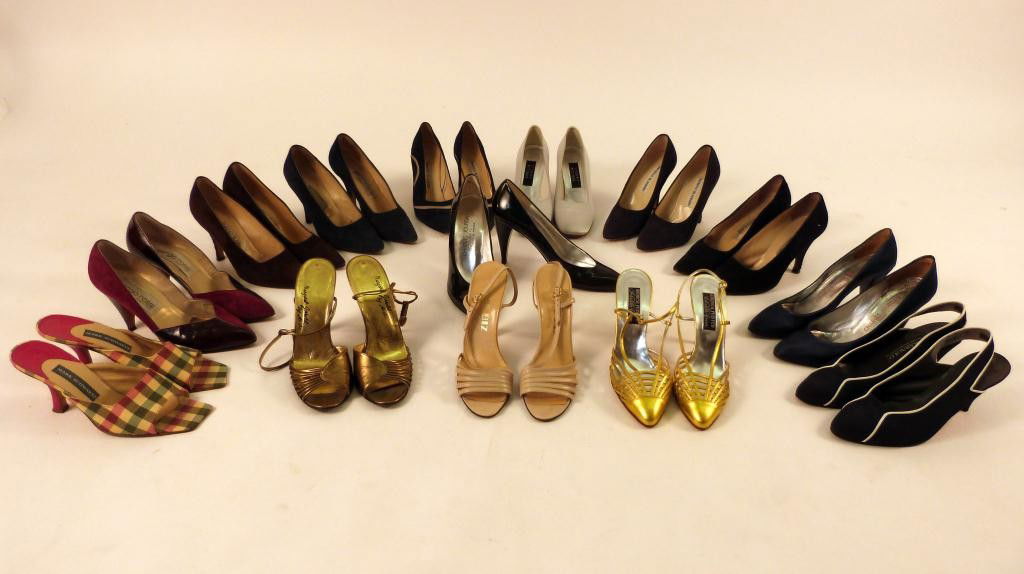 14 pairs of Shoes inc. Sergio Rossi: 14 pairs of Shoes inc. Sergio Rossi - Mostly (or close to) size 38.