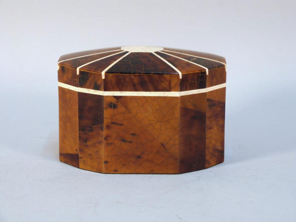 Tortoise Shell & Bone Inlay Tea Caddy: Modern by Tavola, Oggetti