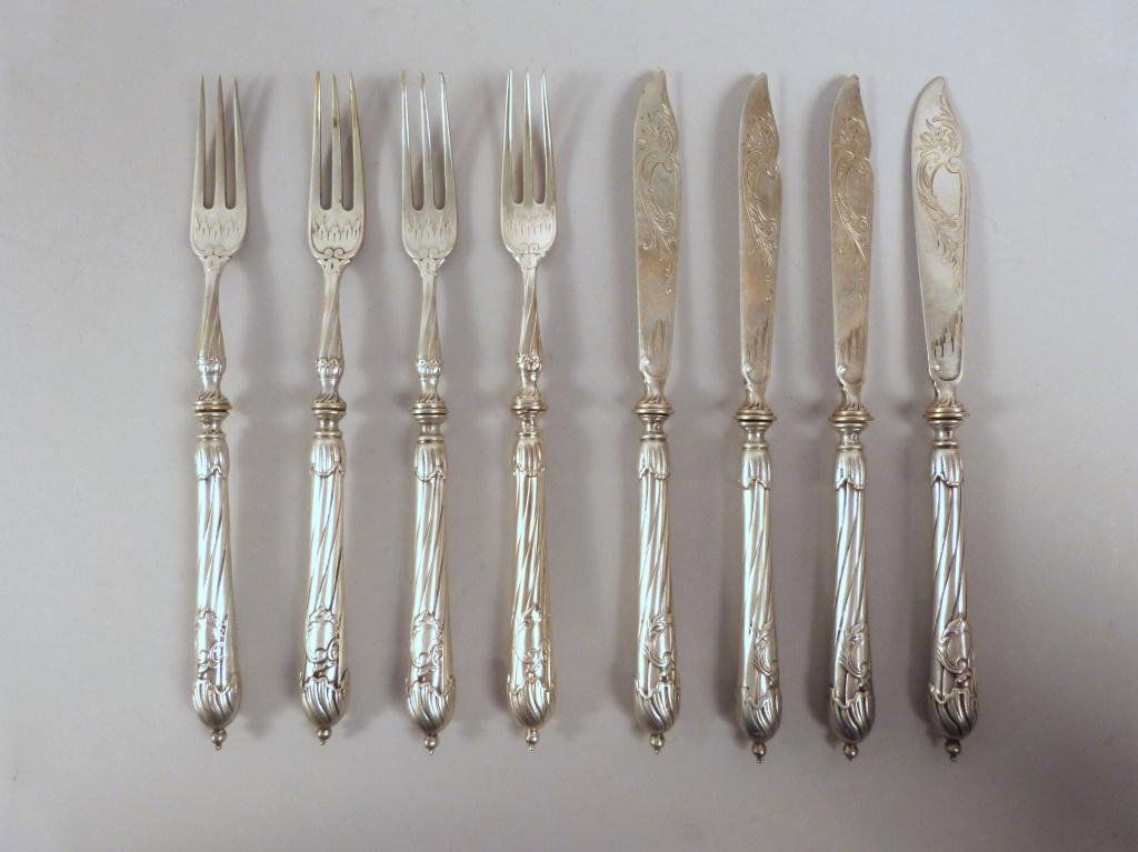 8 Piece Continental Silver Fish Set: 4 Forks, 4 Knives. 10 troy oz. (535 East 86 Street Estate)